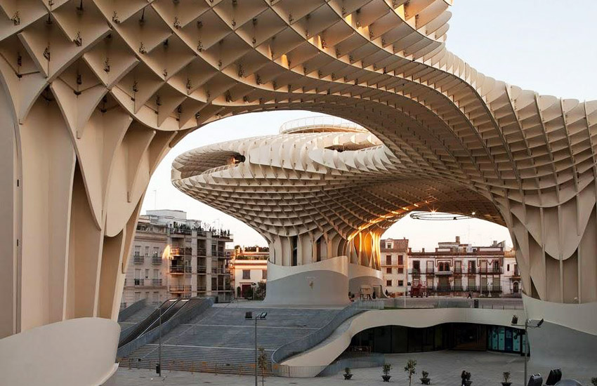 Check out this itinerary for the top things to do during your three days in Seville! Includes a link to a google map with all restaurants and sights marked for you!