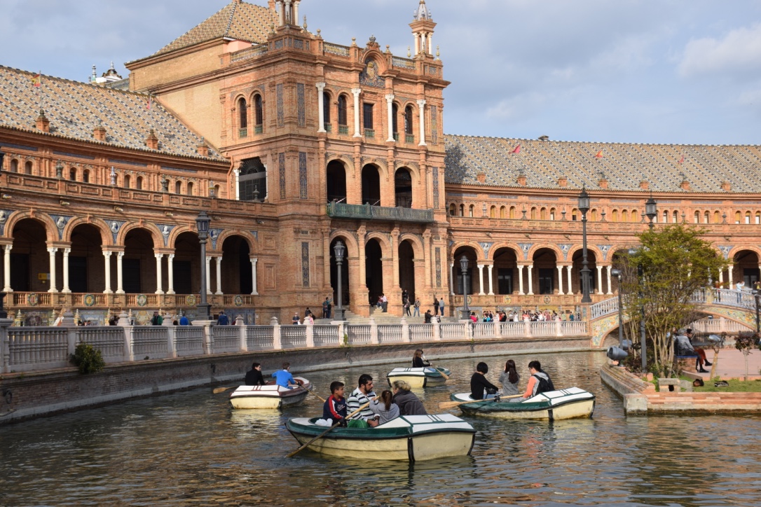 I studied abroad in Seville and let me tell you I know a lot about this city. Check out this itinerary for the top things to do during your three days in Seville