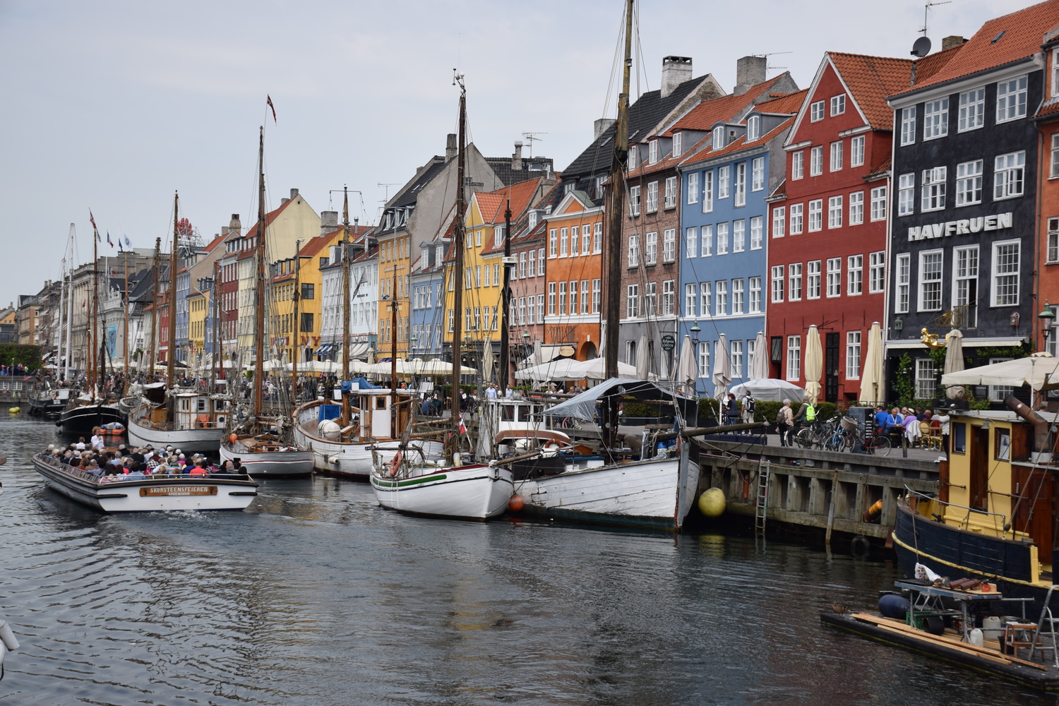 This guide will help you make the most out of your three days in Copenhagen. It features tips before you go, where to stay, things to do, and where to eat!