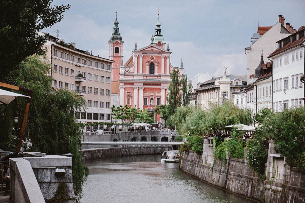 Slovenia is a must add to your bucket list. Not only are there so many things to do in Slovenia but every inch of this country is beautiful. Click through to read more reasons to visit! 