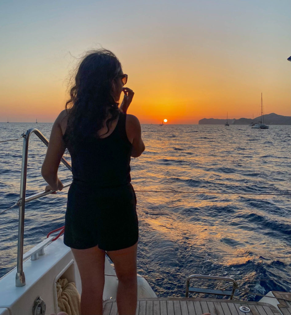 Santorini sunset cruise, santorini travel tips